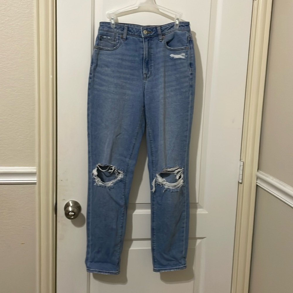 American Eagle distressfully is a size 4 long blue jeans